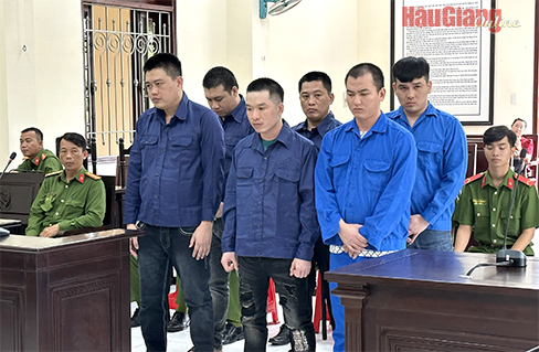 Tòa án tuyên án chung thân và 54 năm tù cho các bị cáo giết người