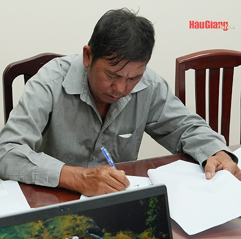 Phong trào chống chế độ nhằmโค่น người dân tộc ta